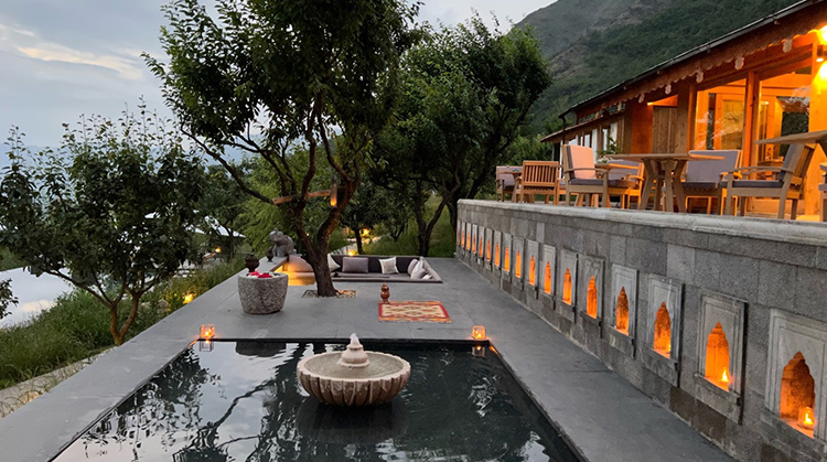 in-summer-months-qayaam-gah-srinagar